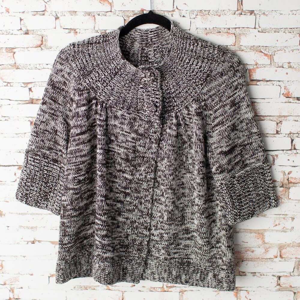 Apostrophe Women's Medium Chunky Knit Cardigan Short Sweater Whit Black Buttons
